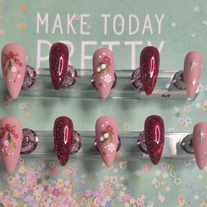 Press-On Nails Set - Pink and Red Glitter with Xmas Designs.